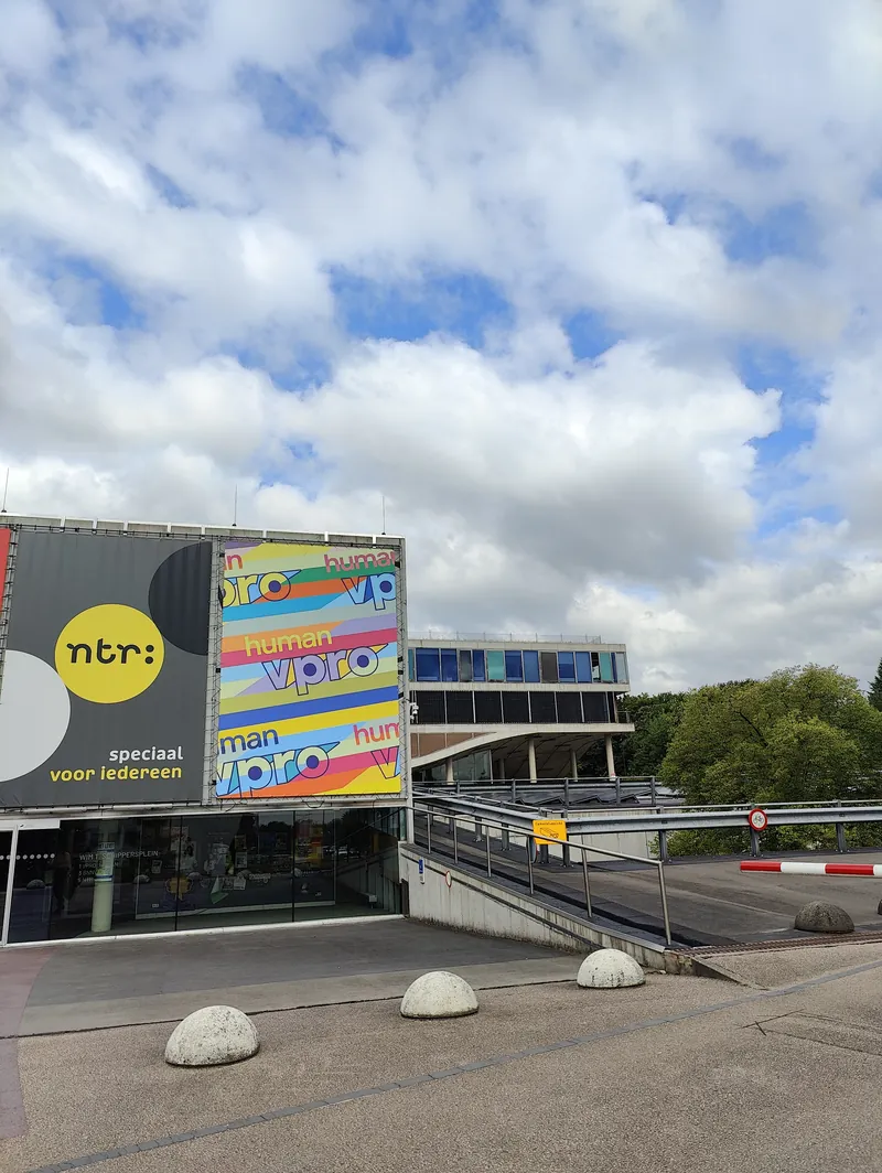 Het VPRO-gebouw op het Media Park in Hilversum